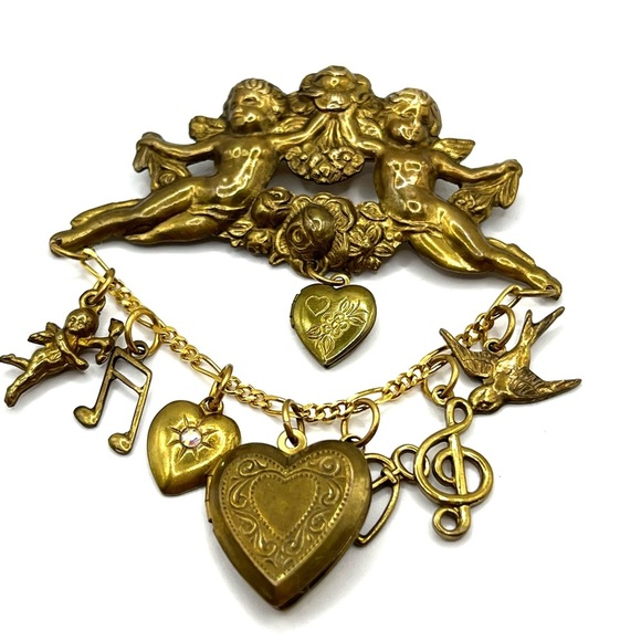 Charming Gold Brass Cherub Babies Angel Brooch with Heart Charms Locket Brooch - Picture 6 of 11